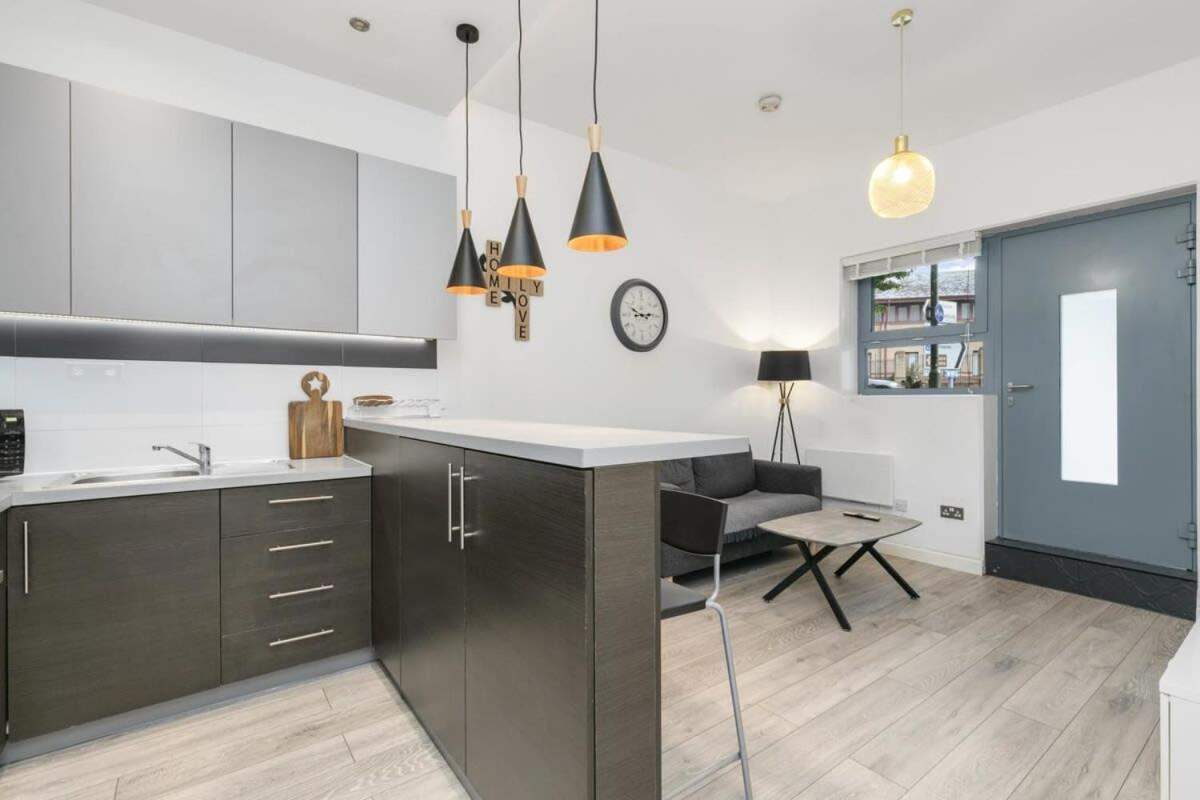 Modern 1 Bedroom Apartment In Central Woking Luaran gambar