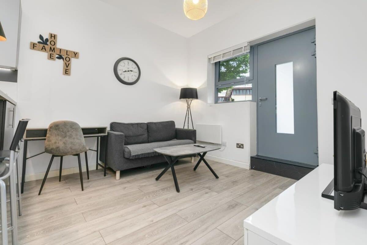 Modern 1 Bedroom Apartment In Central Woking Luaran gambar